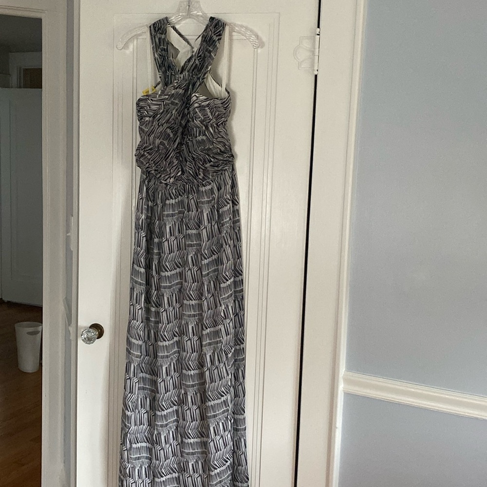 Gown With Key Hole And Open Back - image 1